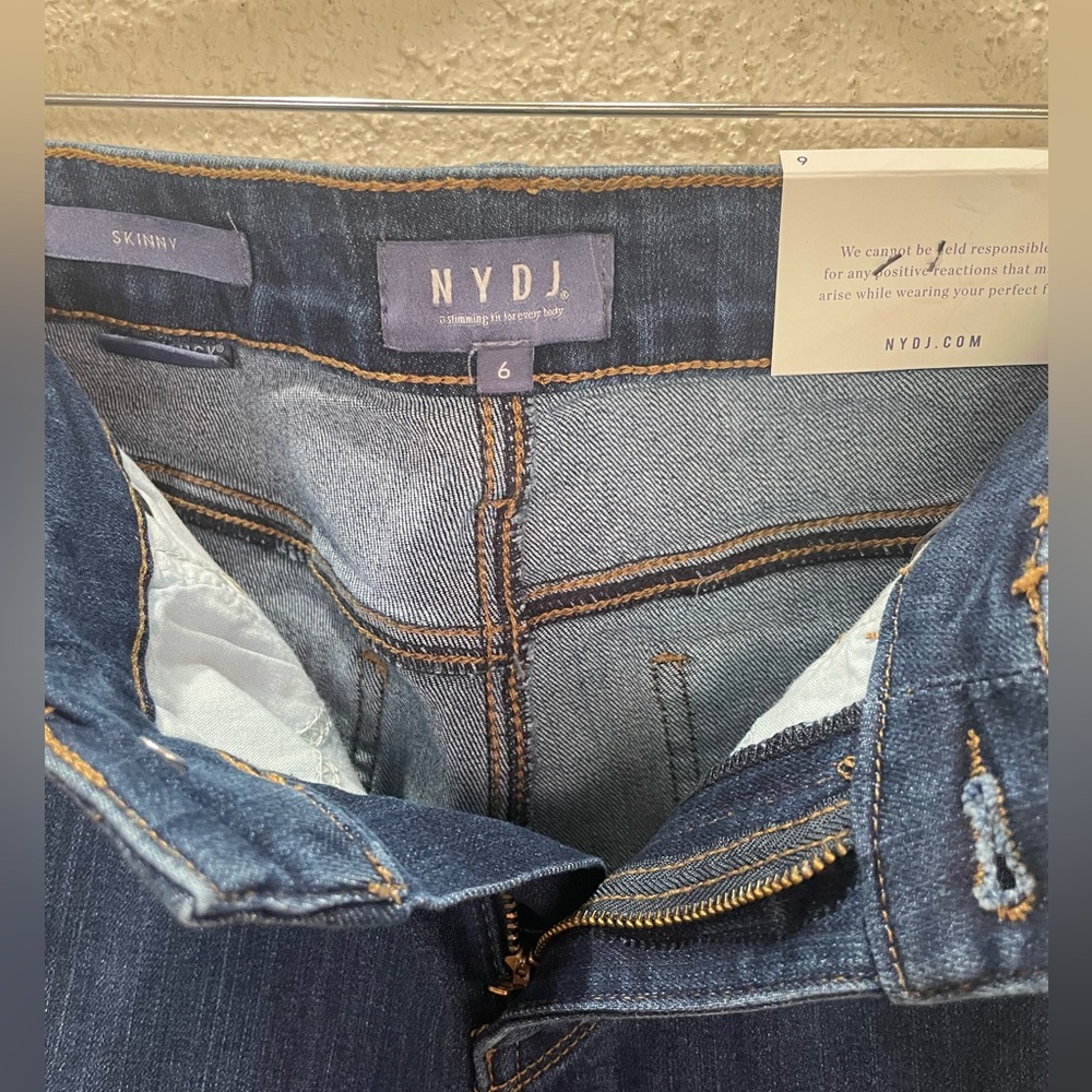 NYDJ Women's Skinny Jeans Medium Wash Dark Blue US 6 New - Picture 8 of 8